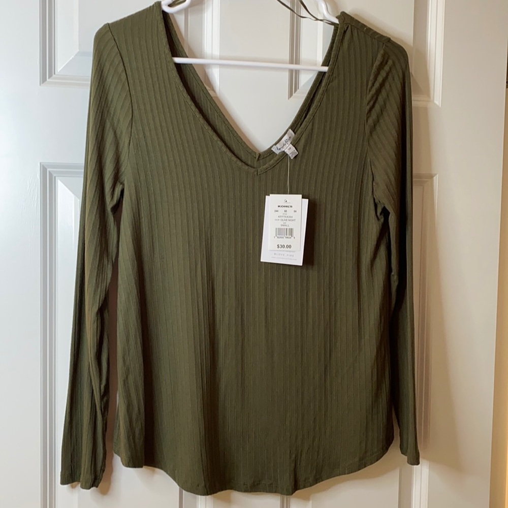 Women’s Green ribbed v neck scoop long sleeve